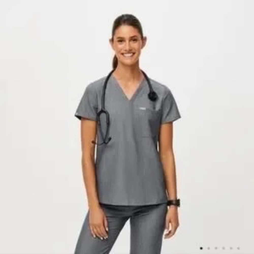 Figs Catarina One Pocket Women's Scrub Top - Size L